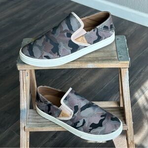 Slip-On Camo Canvas Sneakers - Pink/Gray